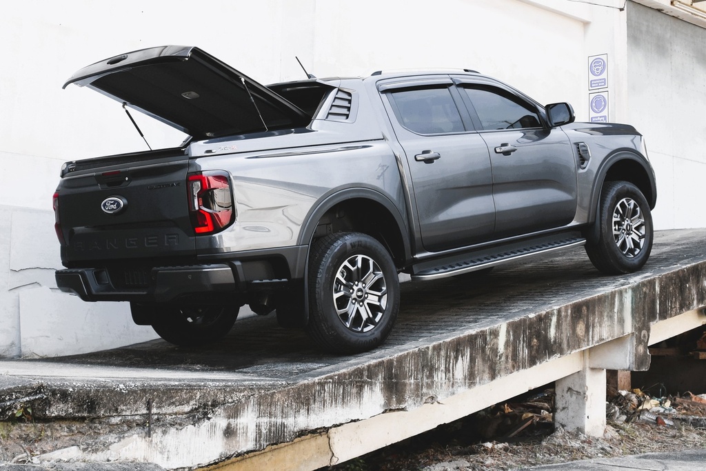 Ford Ranger 2023- Alpha SC-Z sports tonneau cover