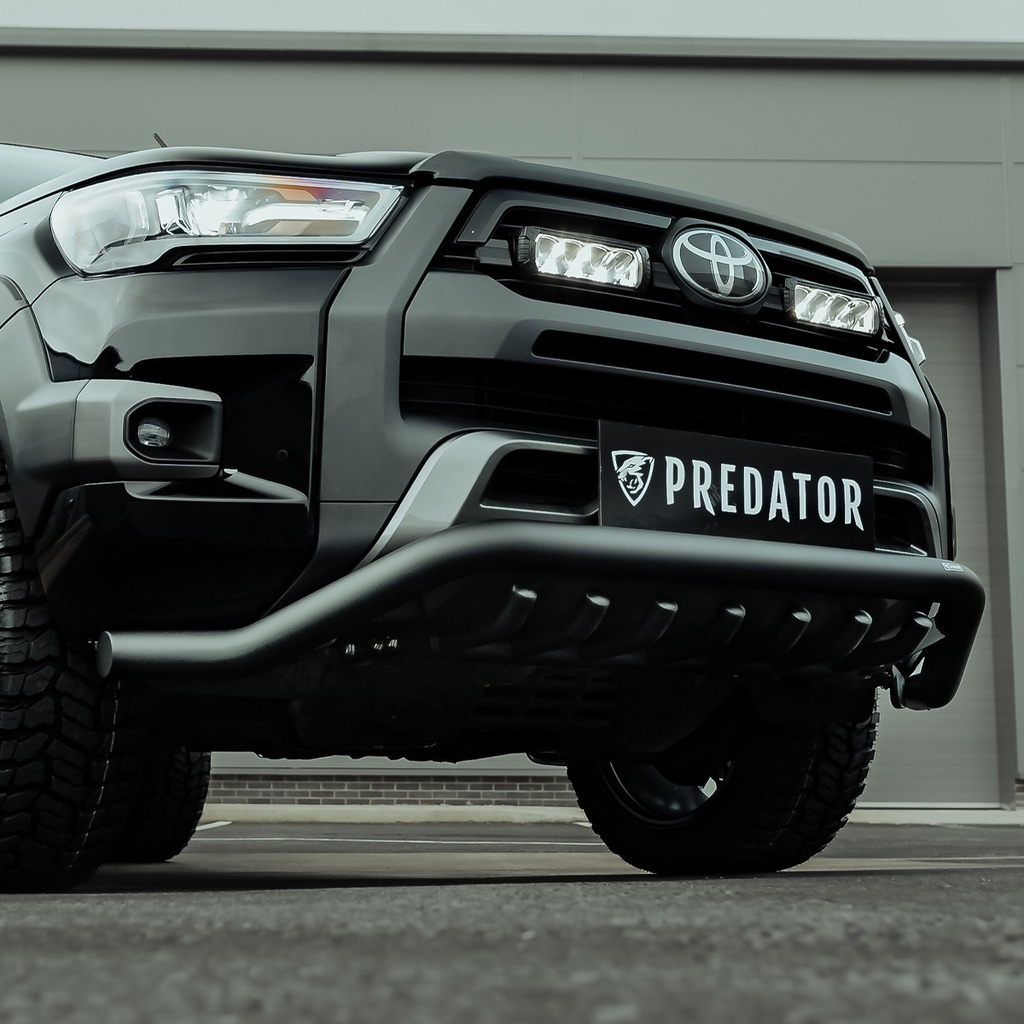Toyota Hilux 2021- spoiler bar with axle bars in black