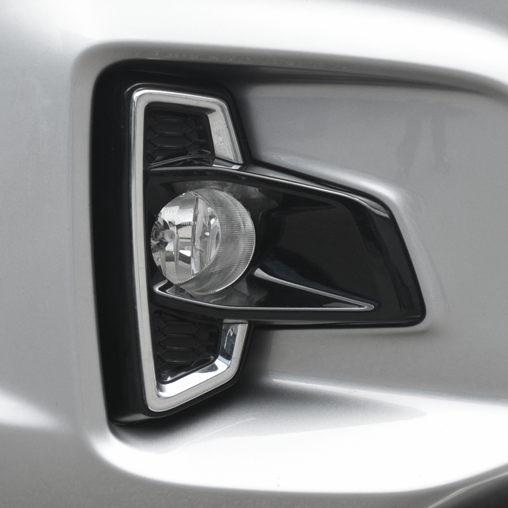 Toyota Hilux Invincible X LED Daytime running lights & dynamic indicators