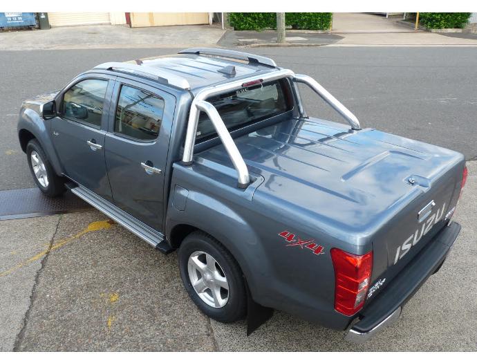 Tonneau cover - Isuzu DMAX Proform 3 delig met chrome rollbar, bouwjaar 2017- -Tweedehands
