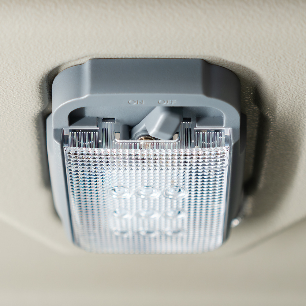 Aeroklass interior light with batteries