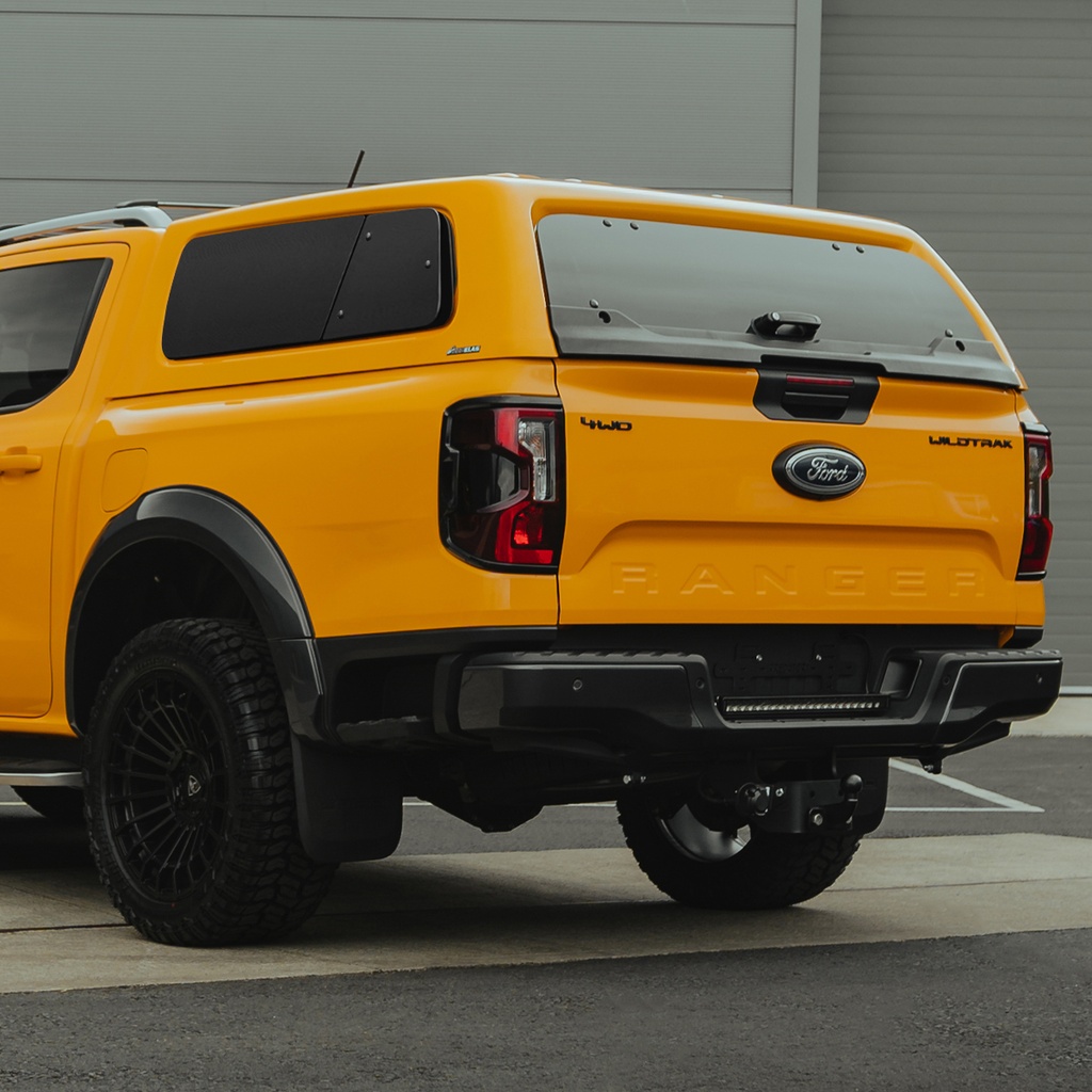 Ford Ranger 2023- Aeroklas leisure hardtop with pop-out windows and roof rails