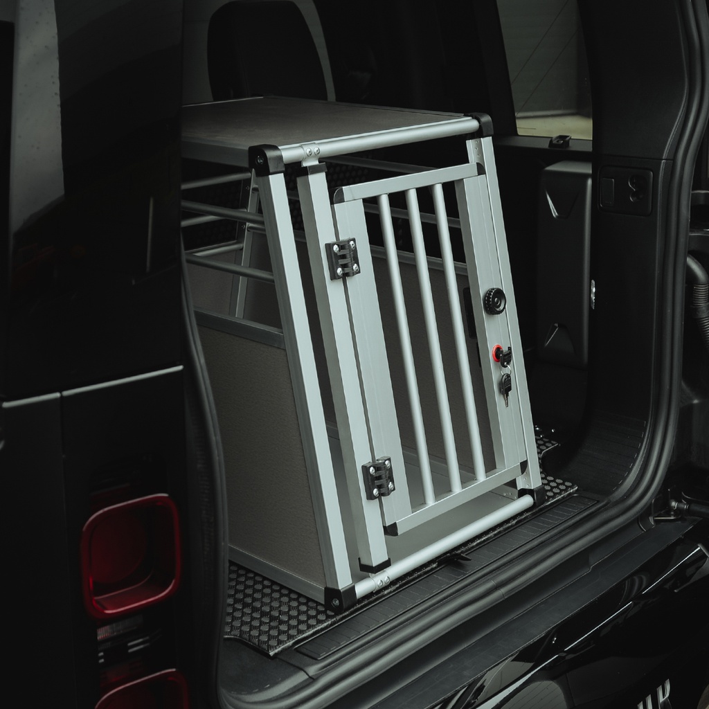 Lightweight dog boxes with single door