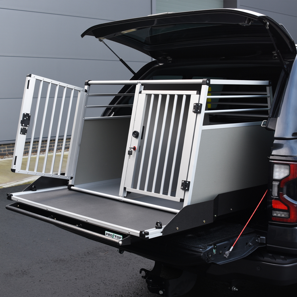 Lightweight dog box with twin doors