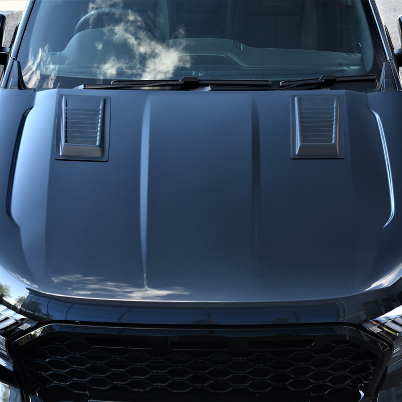 Universal pair of bonnet hood scoops