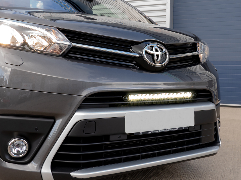 Lazer light LED 18 ELITE bumper beam mounted light kit for Toyota ProAce Van 2016-