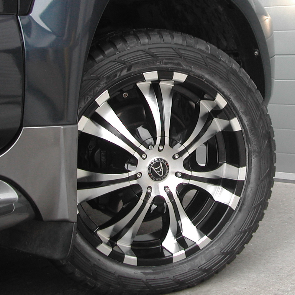 20X8 Wolf Spider 7-Spoke alloy wheel 6X139 + 20