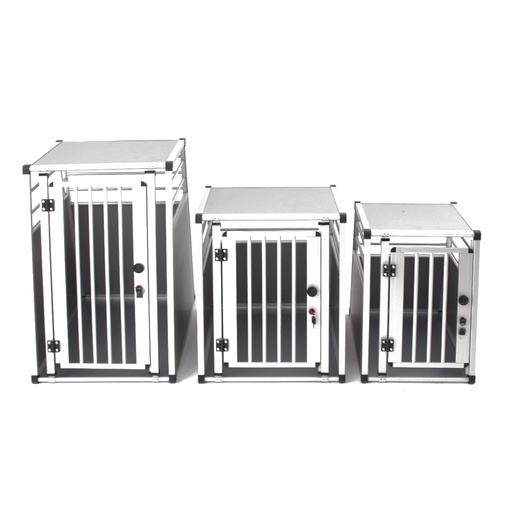 Lightweight dog box with single door