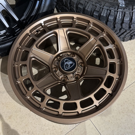 [4M-20X9.56X139ET16CB106.1/WOLF/V2-DMAX#] Isuzu D-Max 20" Predator Wolf alloy wheel - Bronze